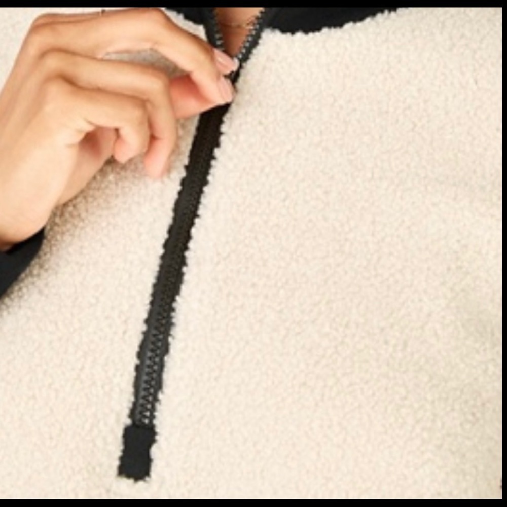 Fabletics Dream Polar fleece pullover size 1X‎ - Picture 3 of 9